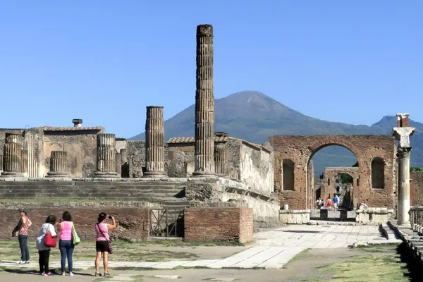 Tour of Pompeii with Private Guide & Skip-the-Line Tickets