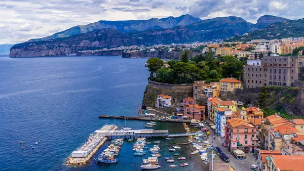 Top 5 Scenic Stops on the Drive from Naples to the Amalfi Coast