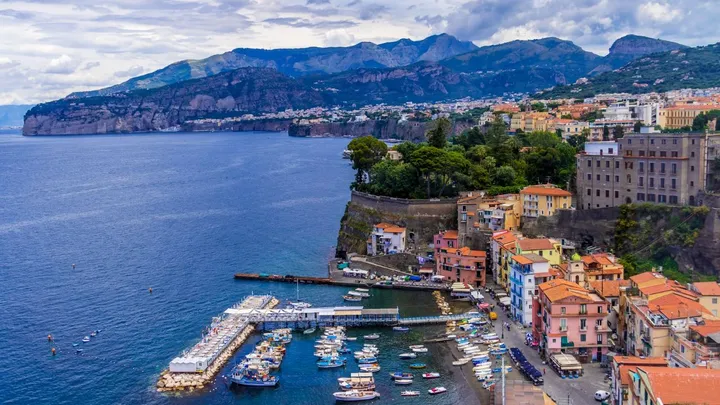 Top 5 Scenic Stops on the Drive from Naples to the Amalfi Coast