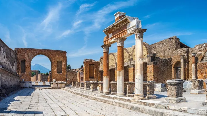 Pompeii to Amalfi Coast: 2025 Transport Guide with Curated Private Tour Options