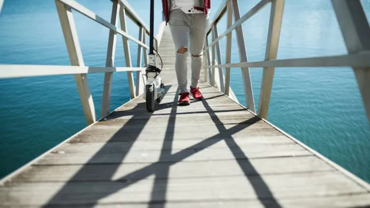 What Should Travelers Know About Accessibility and Amenities on the Salerno to Capri Ferry?