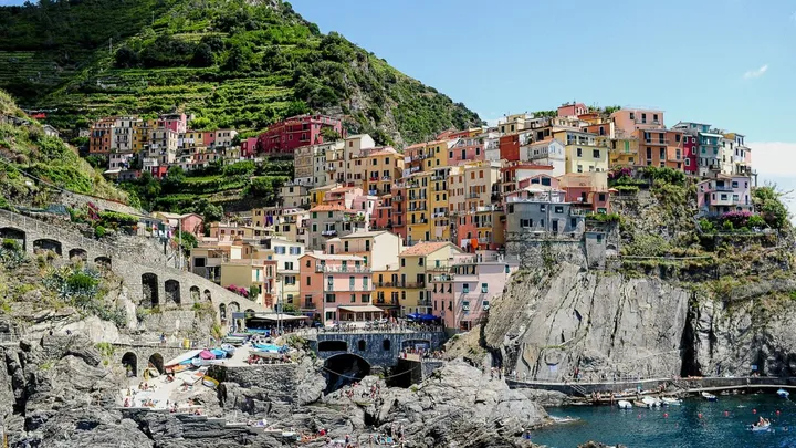 Cinque Terre vs Amalfi Coast: Which Italian Paradise Should You Choose?