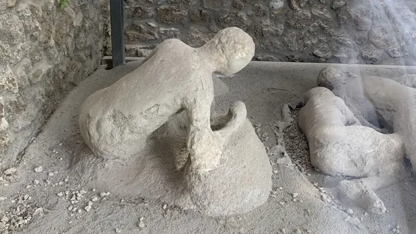 Herculaneum vs Pompeii: Which One Actually Wins When Booking a Private Tour from the Amalfi Coast?