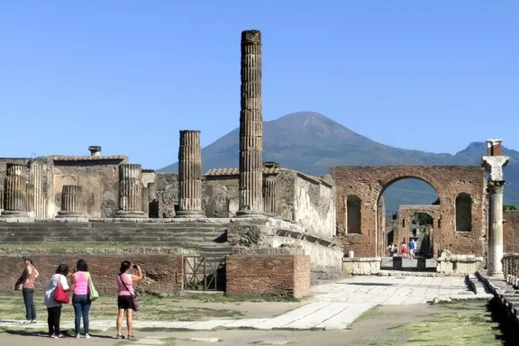 Tour of Pompeii with Private Guide & Skip-the-Line Tickets
