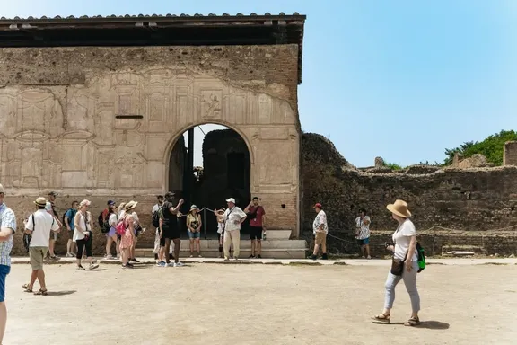 Tour of Pompeii with Private Guide & Skip-the-Line Tickets-1
